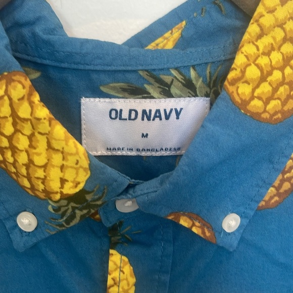 Old Navy Men’s Size Medium Pineapple Tropical Blue Short Sleeve Hawaiian Shirt - Picture 2 of 4